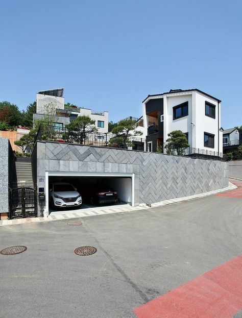 Modern Korean House Exterior, Modern Korean House, Korean House Exterior, Water Fall Ideas, House Built Into Hillside, Water Fountain For Home, Korean House, Modern Style House Plans, Water Fall