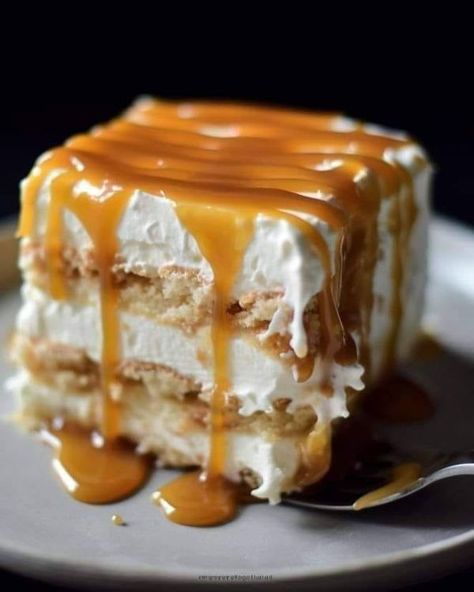 grandma's favorite recipes🍲🍟🥘 | PLEASE S.A.Y S0METHlNG WHEN Y0U SEE THlS P0ST | Facebook Apple Eclair Cake, Apple Eclair, Baked Caramel Apples, America Cake, Homemade Apple Pie Filling, Baked Caramel, Salted Caramel Ice Cream, Ritz Cracker, Eclair Cake