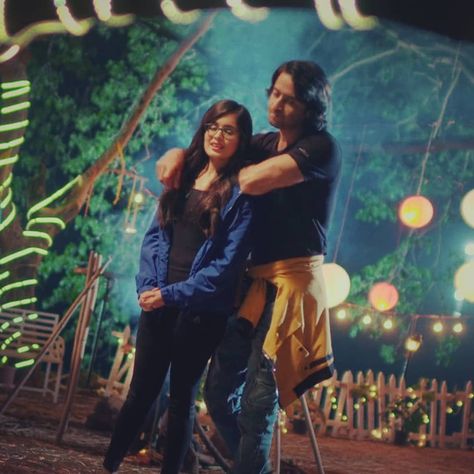 Yeh Rishtey Hain Pyaar Ke, Rhea Sharma, Shaheer Sheikh, Radha Krishna Love, Framing Photography, Krishna Love, Prince Charming, Poetry Books, Best Couple