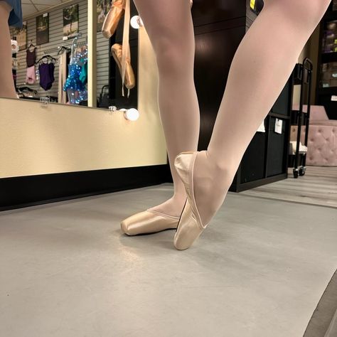 ✨Nutcracker Season is Around the Corner!✨ Avoid the last-minute scramble and ensure you’re stage-ready! October is the ideal time to place your orders for Nutcracker shoes—don’t let backorders, shipping delays, or out-of-stock sizes get in the way of you performing your best. 🩰 Our team is ready to help you find the perfect fit, and the earlier you place your order, the better! Let’s get your pointe shoes, ballet flats, character shoes, and anything else you need ordered now so you can shin... Nutcracker Season, Pointe Shoes Ballet, Shoes Ballet Flats, Painting References, Pointe Shoes, Around The Corner, Nutcracker, Character Shoes, Ballet Flats