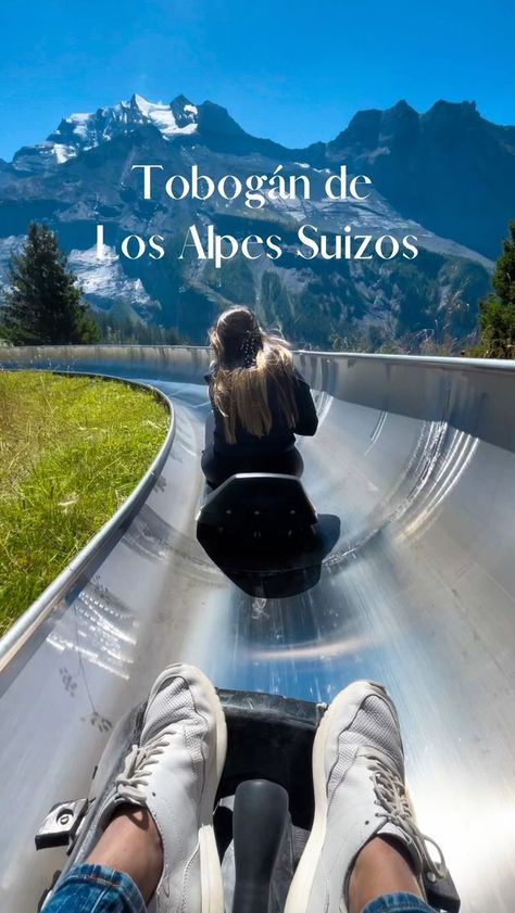 ¿Alguien por aquí armando un Eurotrip? ✈️ ¡Pongan a Suiza en su bucket list! Suiza es mi país favorito del mundo, aparte de tener unas vistas impresionantes tiene actividades únicas como sus toboganes en los Alpes Suizos. 🏔️ ¿Dónde puedes encontrarlos? 🤔 Aquí te dejo algunas ubicaciones: - Tobogán del lago Oeschinen. - Tobogán de Pfinstegg. - Tobogán de Schongi. - Tobogán del Gurten. - Trineo de verano en Fräkmüntegg. Hay más de 20 toboganes en todo Suiza, puedes visitar la página @myswitz Explore Aesthetic, Manifesting Vision Board, Honey Moon, Dream Trip, Zurich, Travel Lifestyle, World Travel, Travel Fun, Travel Dreams