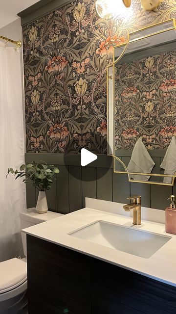 Moody Powder Room Wallpaper, Moody Powder Bathroom, Moody Powder Room, Powder Bathroom Ideas, Powder Room Paint, Bathroom Wainscoting, Wallpaper Powder Room, Bathroom Dark, Moody Bathroom