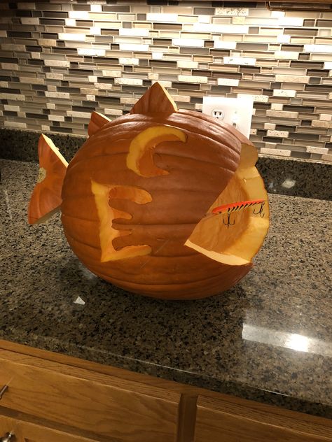 Pumpkin Fish Carving, Fish Carved Pumpkin, Pumkin Carving Animal, Nautical Pumpkin Carving, Fishing Pumpkin Carving, Pumpkin Carving Ideas Turtle, Under The Sea Pumpkin Ideas, Beach Pumpkin Carving, Ocean Pumpkin Carving