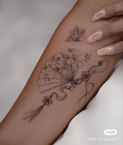 Vietnamese Mai Flower Tattoo, Fan With Flowers Tattoo, Fan Fine Line Tattoo, Asian Inspired Fine Line Tattoo, Asian Fan Tattoo Design, Floral Fan Tattoo, Chinese Floral Tattoo, Pretty Floral Tattoos, Cherry Blossom Fan Tattoo