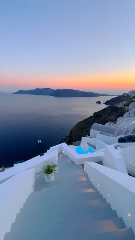 Celebrate your honeymoon in gorgeous Santorini, where luxury meets laid-back island vibes. Santorini Honeymoon, Grecia Santorini, Monte Everest, Greece Beach, Greece Trip, Greece Vacation, Dream Vacations Destinations, Romantic Escapes, Honeymoon Travel