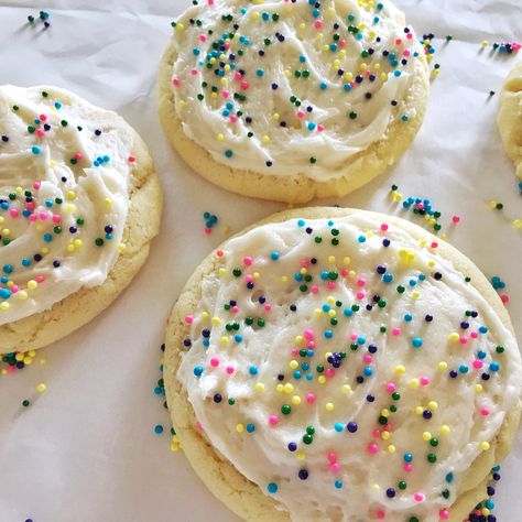 Almond Frosting, Almond Sugar Cookies, Sugar Cookie Bars, Favorite Cookie Recipe, Almond Extract, Sugar Cookie Frosting, Soft Sugar Cookies, Cutout Sugar Cookies, Almond Flavor