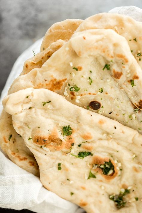 Bread Recipes With Yeast, Best Bread Recipes, Easy No Knead Bread, Garlic Naan Bread, Garlic Naan Recipe, Batch Meals, Recipes With Yeast, Batch Recipes, Chickpea Coconut Curry