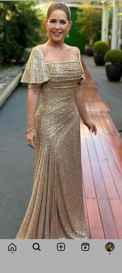 Rose Gold Mom Of The Bride Dress, Mother Of Bride Gold Dress, Sister Of The Bride Dress Unique, Gold Gala Dress, Classy Evening Dresses, Tear Dress, Gown Ideas, Mother Of The Bride Dresses Long, Mother Of The Bride Gown