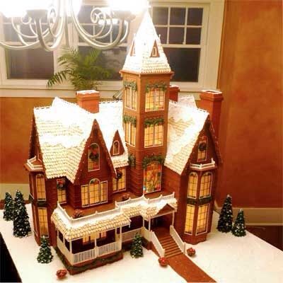 Stunning gingerbread house! Make A Gingerbread House, Gingerbread House Designs, All Things Gingerbread, Gingerbread House Cookies, Gingerbread Village, Candy House, Party Deco, Christmas Gingerbread House, This Old House