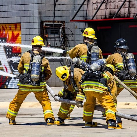 @losangelesfiredepartment - Drill Tower 81 Class 2017-3 Graduation After pinning on their shiny new #LAFD badges, the firefighters… Riverside City, Los Angeles Fire Department, Los Angeles City, Rescue Team, Fire Rescue, Fire Dept, Los Angeles County, Fire Department, Professions