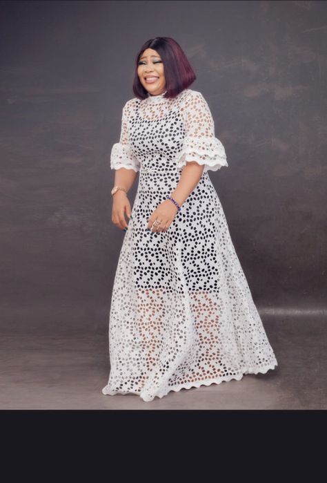 Lace Coperate Dress, White Corset Dress Outfit, Gown Styles For Lace Material, Net Lace Gown Styles, White Bubu Gown Styles Lace, White Bubu Gown, Lace Gown Styles 2023, White Lace Styles In Nigeria, Net Lace Styles