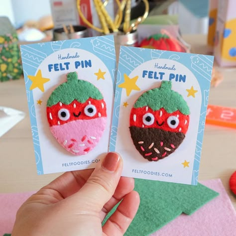 Cute Felting Ideas, Cricut Felt Projects, Cute Felt Crafts, Kawaii Felt, Felt Toys Diy, Felt Plush, Yarn Hanging, Felt Crafts Patterns, Soft Toy Patterns