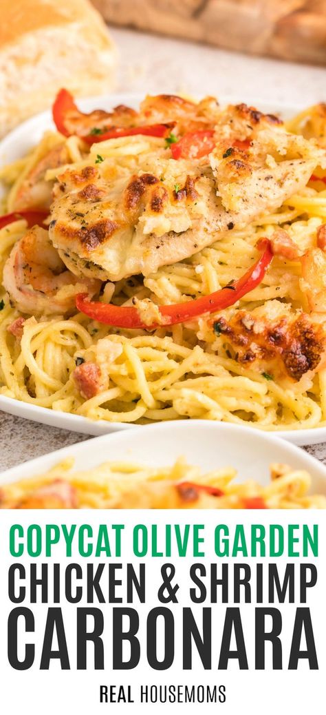 Chicken Carbonara Olive Garden, Chicken Pasta Crockpot Recipes, Pasta Crockpot Recipes, Pasta Bake Chicken, Chicken Carbonara Pasta, Copycat Olive Garden Chicken, Chicken And Shrimp Carbonara, Shrimp Carbonara, Olive Garden Chicken