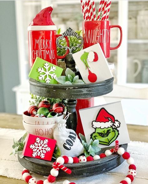 Snowman Signs, Grinch Decorations, Grinch Christmas Party, Whoville Christmas, Grinch Christmas Tree, Grinch Party, Grinch Christmas Decorations, Baby Its Cold, Gingerbread Christmas Decor