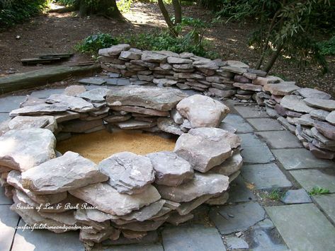 This is exactly what your backyard needs! Outside Fire Pits, Slate Patio, Camping In The Woods, Outdoor Fire Pit Designs, Fire Pit Furniture, Stone Fire Pit, Patio Fire Pit, Fire Pit Designs, Diy Fire Pit