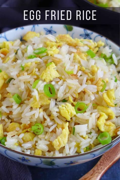 Chinese egg fried rice is an easy stir fry that anyone can make. But to make it light, fluffy and tasty, you need to follow some traditional tips and tricks. Chinese Egg Fried Rice Recipes, Easy Fried Rice Recipe Eggs, Rice With Eggs Stir Fry, Traditional Fried Rice, White Fried Rice Recipe, Chinese Rice Recipe Easy, Egg Fried Rice Recipe Chinese Food, White Rice And Eggs, Rice And Egg Recipe