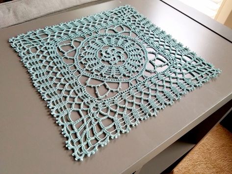 Crochet Lace Square, Vintage Crochet Doily Pattern, Free Crochet Square, Square Doily, Practical Crochet, Crochet Thread Size 10, Different Crochet Stitches, Crochet Placemat Patterns, Crochet Lace Doily