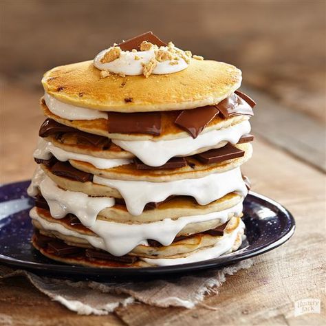 S'mores Pancake Stack Smores Pancakes, Breakfast Pastry Recipes, Chocolate Chip Pancake, Best Ever Brownies, Pancakes For One, Hungry Jacks, Crepe Cakes, Mille Crepe, Pancake Stack