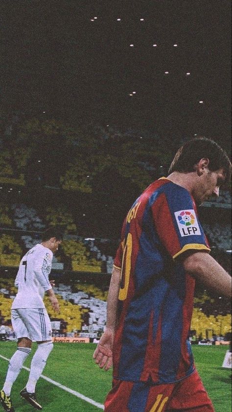 Football Messi, Football Players Photos, Lionel Messi Barcelona, Soccer Photography, Football Players Images, Football Photography, Messi Ronaldo, Vintage Football Shirts, Messi And Ronaldo