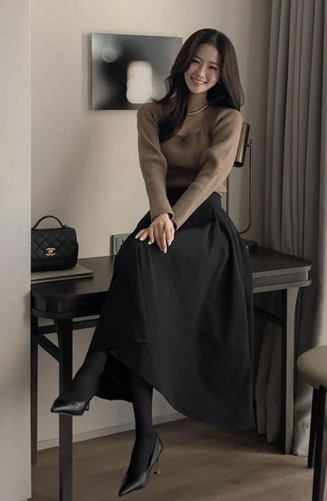 #outfits #outdoor #outfitoftheday #outfitideasforwomen #clothing #clothes #clothesforsale #clothdoll #chicken #chic #korean #brown #elegant Korean Outfits Elegant, Korean Elegant Dress, Kdrama Outfits, Girly Style Outfits, Body Con Dress Outfit, Street Outfits, Long Skirt Fashion, Outfit Classy, Professional Outfits Women