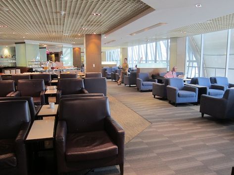 Lounge Airport, Abu Dhabi International Airport, First Class Flight, Business Class Lounge, Airlines Branding, Business Class Flight, Melbourne Airport, First Class Flights, African Inspired Decor