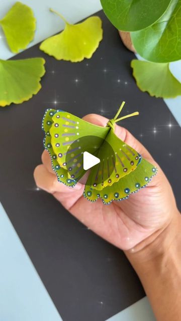 Ginko Leaf Butterflies, Ginko Leaf Crafts, Ginkgo Leaves, Diy Butterfly, Leaf Crafts, Ginkgo Leaf, Butterfly Art, Beautiful Butterflies, Creative Crafts