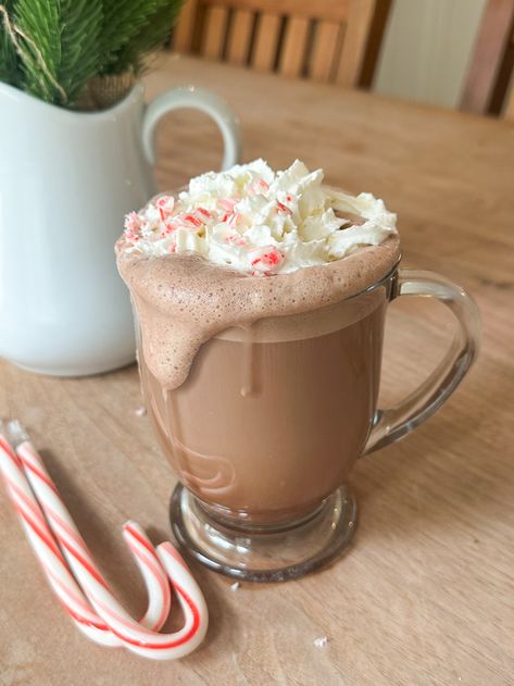 Peppermint Mocha Coffee Creamer Peppermint Creamer, Mocha Coffee Creamer Recipe, Peppermint Mocha Coffee Creamer, Peachie Spoon, Peppermint Mocha Coffee, Peppermint Mocha Creamer, Mocha Creamer, Hot Chocolate Toppings, Nutella Hot Chocolate