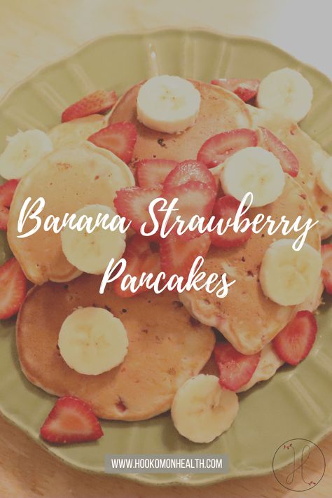 Banana Strawberry Pancakes - Hookom On Health Banana Strawberry Pancakes, Strawberry Banana Recipes, Strawberry Banana Breakfast, Strawberry Pancakes Recipe, Pancakes Strawberry, Strawberry Banana Pancakes, Blw Recipes, Strawberry Pancakes, Banana Pancake