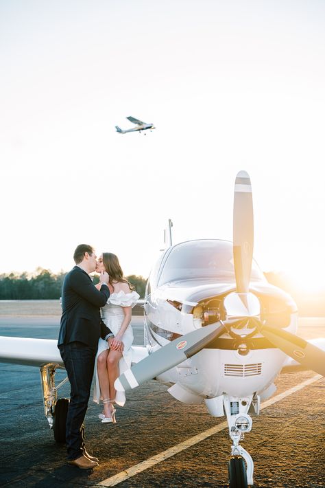 Private Jet Engagement Photos, Engagement Photos Airport, Plane Photoshoot Couple, Marine Corps Engagement Pictures, Aviation Family Photoshoot, Airplane Engagement Photoshoot, Airplane Maternity Pictures, Aviation Engagement Photos, Couple Plane Pictures