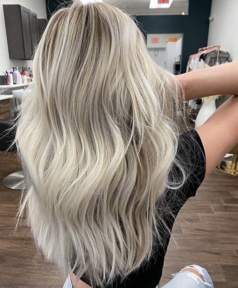 Blonde Highlights Hair Color Ideas, Hair Color Blonde Balayage, Blonde Hair Bright, Hair Goals Color, Blonde Money Piece, Blonde Beige, Blonde Highlights Hair, Natural Blonde Hair, Bombshell Blonde