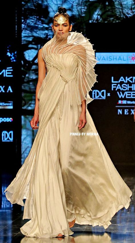 Vaishali Shadangule, Asian Designers, Gown Style, Textured Dress, Fashion Weeks, South Asian, Future Fashion, Pants Design, Asymmetrical Dress