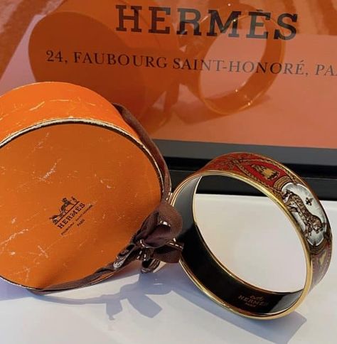 HERMÈS 1970s Large Bracelet Multi “GRAND APPARAT” Horse Prints 18K Gold Plated Vintage W/Box Hermes Jewellery, Hermes Bracelet, Louis Feraud, Hermes Jewelry, Large Bracelet, Color Palette Bright, Vintage Bangles, Vintage Hermes, Vintage Couture