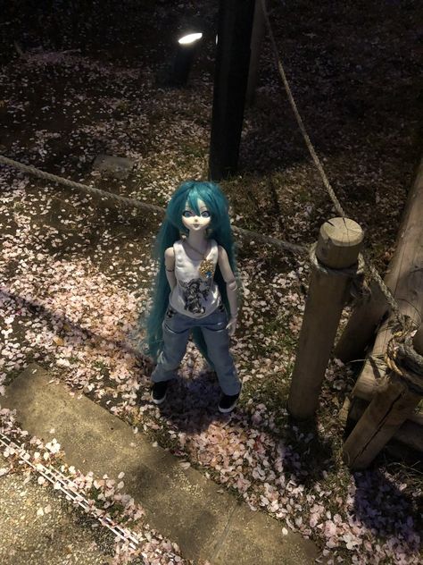 Scary Meme, Hatsune Miku Doll, Miku Doll, Not Aesthetic, Vocaloid Funny, Fantasy Art Dolls, Anime Pixel Art, Anime Figurines, Anime Baby