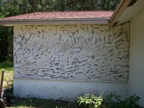 Diy Stucco, Diy Exterior House Painting, Diy Stucco Exterior, Diy Exterior, White Exterior Paint, Stucco Exterior, Stucco Homes, House Siding, Old Wall