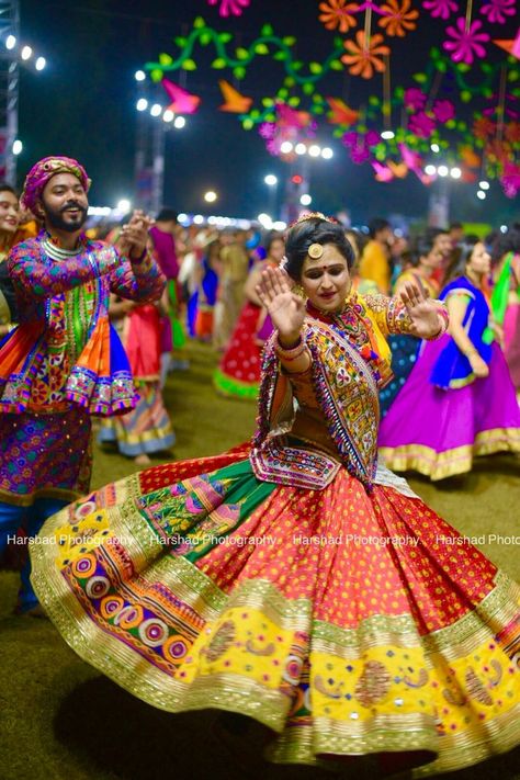 Navratri Garba Photography, Navratri Decoration, Navratri 2023, Indian Classical Dancer, Garba Outfit, Choli Blouse Design, Navratri Lehenga, Garba Dress, Navratri Garba