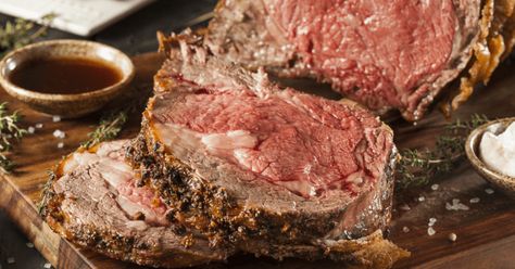 Enjoy the deliciousness of Texas Roadhouse from the comforts of your own home with this copycat Prime Rib recipe! Venison Pot Roast, Venison Roast, Cooking Onions, Pot Roast Recipe, Prime Rib Recipe, Deer Meat, Prime Rib Roast, Venison Recipes, Roast Recipe