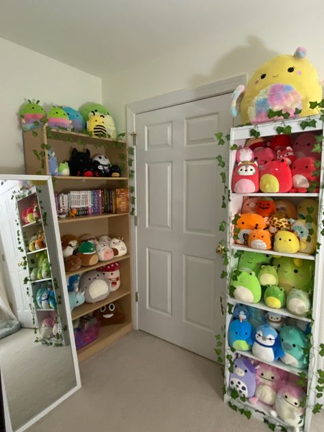 Where To Store Squishmallows, Squishmellow Shelf, Squishmallow Storage Aesthetic, Stuffed Animal Shelf Ideas, Shelves For Squishmallows, Squishmallows Shelf, Organize Squishmallows, How To Store Plushies, Squishmallow Storage Bedroom