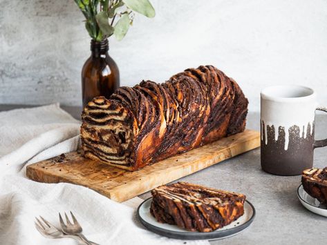 Chocolate babka | Recipe | Kitchen Stories Chocolate Babka Recipe, Cinnamon Babka, Babka Recipe, Striped Cake, Chocolate Babka, Pistachio Cream, Oat Muffins, Chocolate Nuts, Swiss Roll