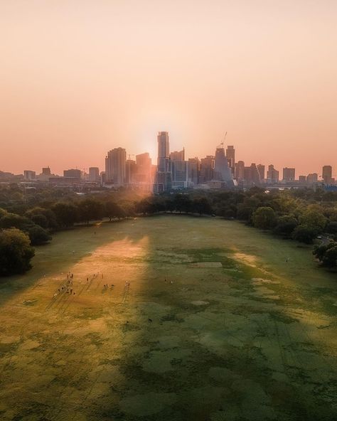 Zilker Parks tops our list of 10 Best Parks in Austin. Here's some reasons why: ✅ Barton Springs Pool ✅ Off-Leash Dog-friendly ✅ Botanical Garden ✅ Blues on the Green ✅ ACL Fest ✅ Trail of Lights ✅ Zilker Eagle Mini Train Read more here: https://smartaustinrealty.com/10-best-parks-in-austin/ Austin Aesthetic, Trail Of Lights, Austin Travel, Texas Things, Zilker Park, Barton Springs, Best City, Light Trails, Best Cities