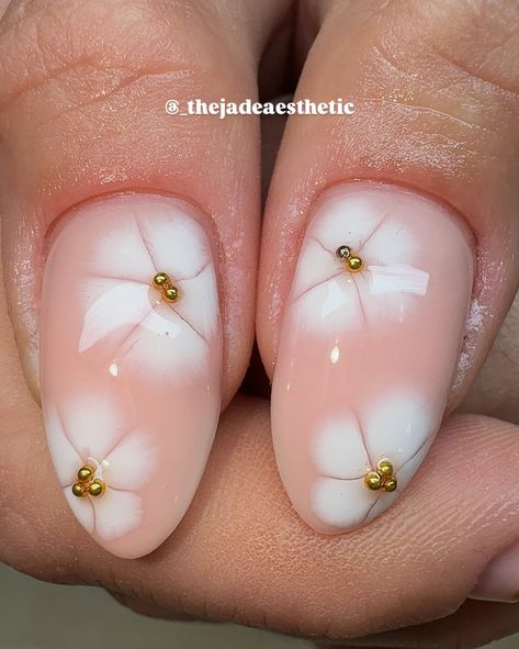 Nude Nails White Flowers, Neutral Blooming Gel Nails, Spring Nails Blooming Gel, Bloom Nail Design, Bloom Flower Nails, Bloom Nails Art, Nude Nails Gold Accent, White Flowers On Nails, Nail Ideas White Design