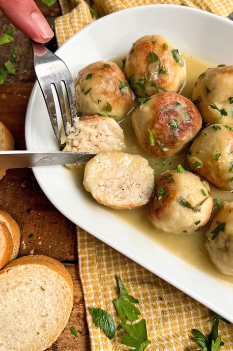 Fish Meatballs Recipe, Fish Breakfast Ideas, Seafood Meatballs, Fish Balls Recipe, Fish Meatballs, Meatballs In Sauce, Fishball Recipe, Spanish Recipe, Fish Balls