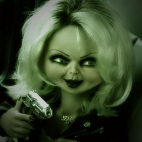 Barbie Random, Bride Of Chucky Tiffany, Tiffany Ray, Tiffany Bride Of Chucky, 90s Horror Movies, Makeup Barbie, Chucky Tiffany, Tiffany Bride, 90s Horror