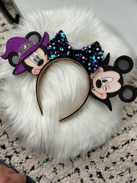 Character and themed ears Halloween Disney Ears, Disney Ears Hat, Cruise Disney, Disney World Halloween, Disney Surprise, Disney Ears Headband, Diy Mickey Ears, Theme Park Outfits, Mickey Mouse Ears Headband