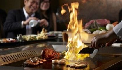 50% off at the Teppanyaki Table @ Sen Nin Japanese Teppanyaki & Sushi Restaurant - Islington London N1 http://www.opentable.co.uk/sen-nin-japanese-teppanyaki-and-sushi-restaurant-islington Teppanyaki Restaurants, Spaghetti With Ground Beef, Popular Chinese Dishes, Food Near Me, Cooking Restaurant, Kawaii Cooking, Dinner Party Recipes, Japanese Cooking, Sushi Restaurants