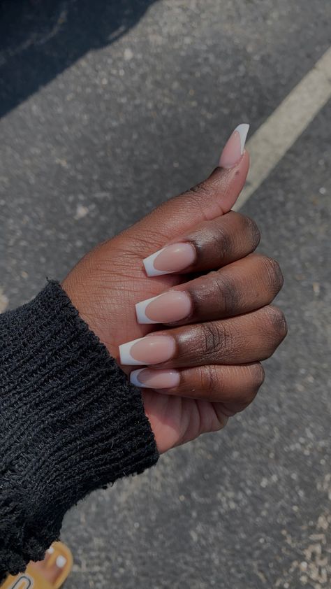 Short Coffin French Tip Nails Ideas, V Shape French Tip Nails, White Nails On Dark Skin, Ballerina French Tip Nails, French Nails Ballerina, Gel French Tip Nails, Nude French Tip Nails, Nails For Dark Skin, Nails On Dark Skin