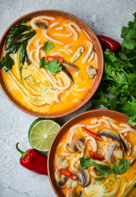 Tom Yum Soup Aesthetic, Winter Recipes Vegetarian, Vegan Thai Curry, Udon Noodle Soup, Curry Udon, Curry Coconut, Tom Kha Gai, Udon Noodle, Tom Kha