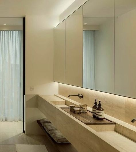 Bathroom Perspective, Hotel Bathroom Design, Decorative Painting Techniques, Travertine Bathroom, Restroom Design, Bathroom Decor Luxury, Bathroom Design Inspiration, Travertine Stone, Indirect Lighting