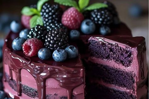 Dark Romance Chocolate Blackberry Cake - recipestasteful Dark Romance Cake, Chocolate Blackberry Cake, Snowball Cake Recipe, Berry Aesthetic, Chocolate Bourbon Cake, Beetroot Chocolate Cake, Blackberry Cake Recipe, Bourbon Cake, Chocolate Espresso Cake