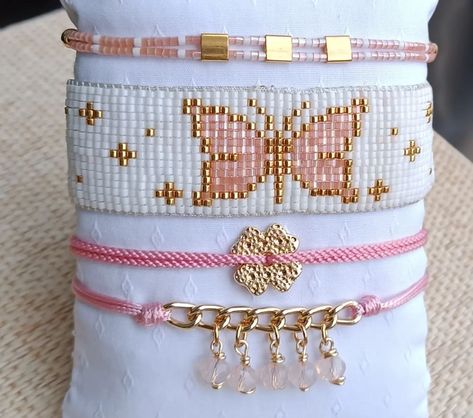 Wendy miyuki on Instagram: “Rosado 🦋🌸🌸” Seed Bead Bracelets Tutorials, Loom Designs, Miyuki Beads Pattern, Beaded Things, Bead Loom Designs, Bracelets Handmade Diy, Diy Bracelets Patterns, Bead Weaving Patterns, Easy Diy Jewelry