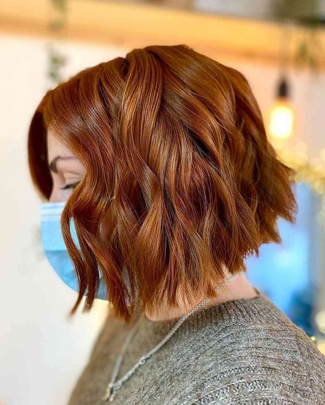 19 Short Auburn Hair Color Ideas for an Eye-Catching Look Short Hairstyles For Redheads, Short Red Auburn Hair, Short Amber Hair, Short Hair Colored, Cowboy Copper Short Hair, Short Layered Auburn Hair, Red Head Short Hair, Auburn Hair Short, Auburn Pixie